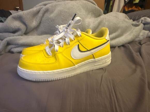 Nike - Picture 2 of 3